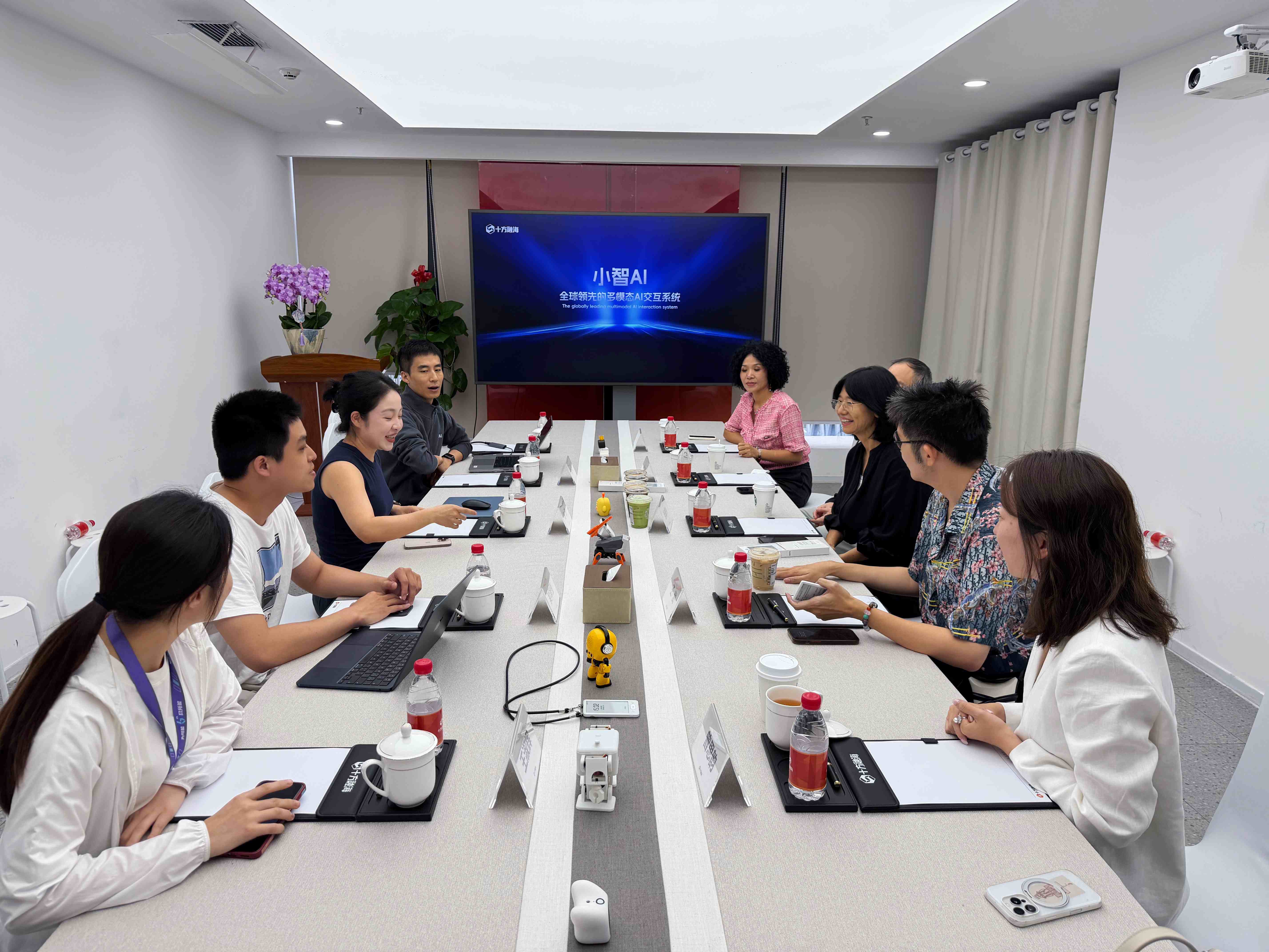 【企业动态】深圳城市绿洲学校、深国交校董考察十方融海，共探AI数字校园学习新场景 十方融海 十方教育